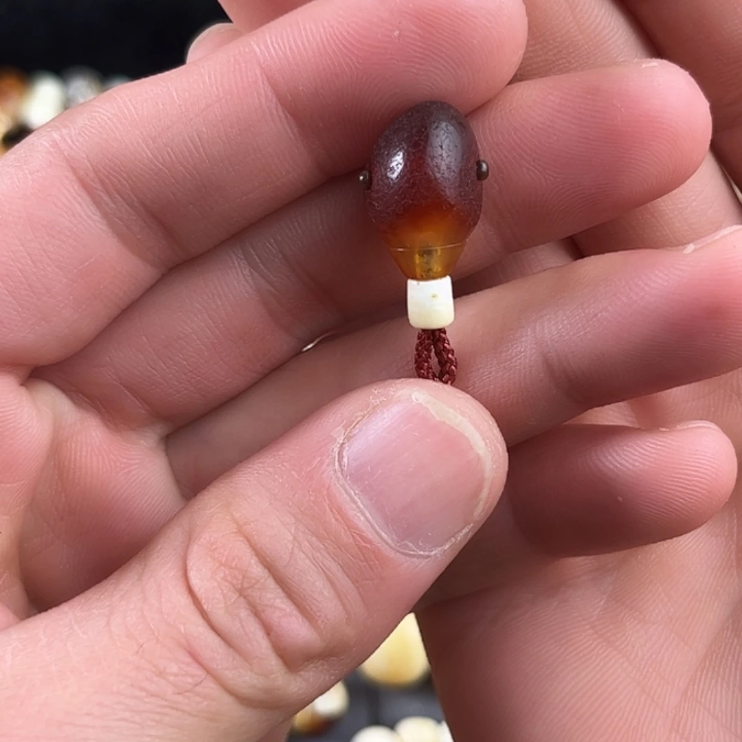 蜜蜡未镶嵌珠宝奇石