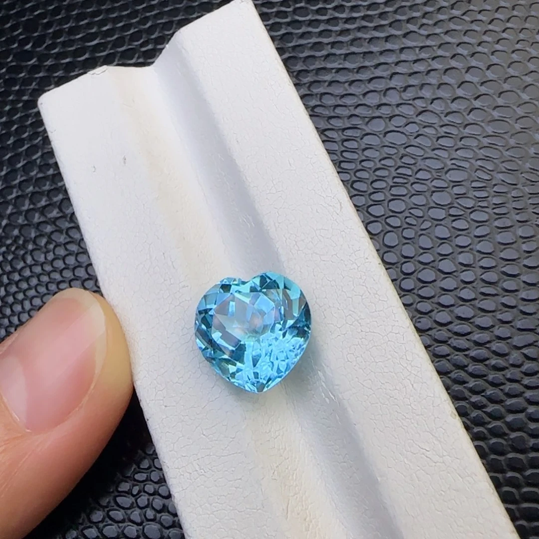 托帕石裸石爱心12mm 8.58ct