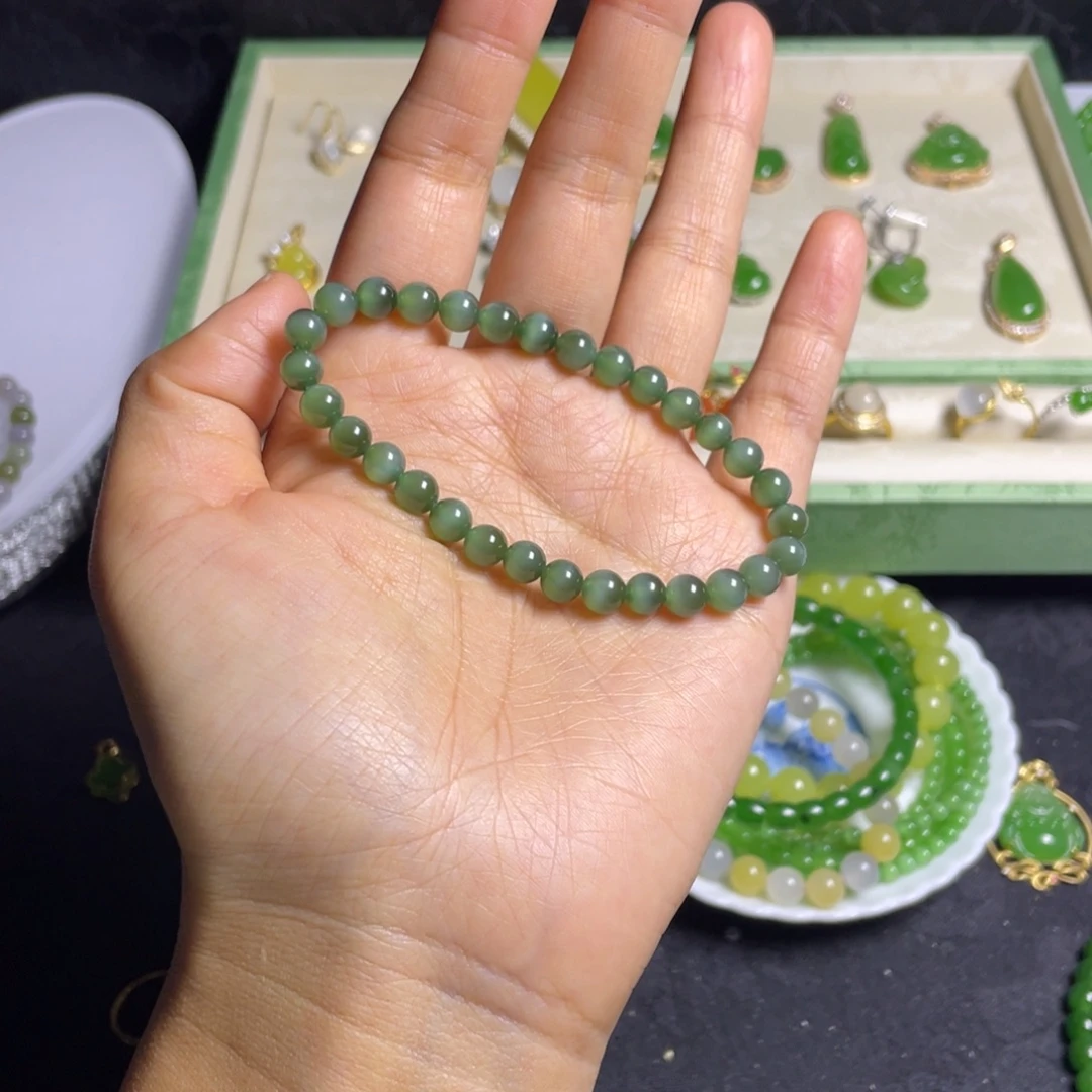 心***爱和田玉未镶嵌手串