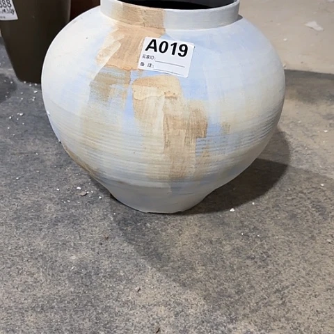 陶瓷月***?哇塞小珑福利花瓶A019