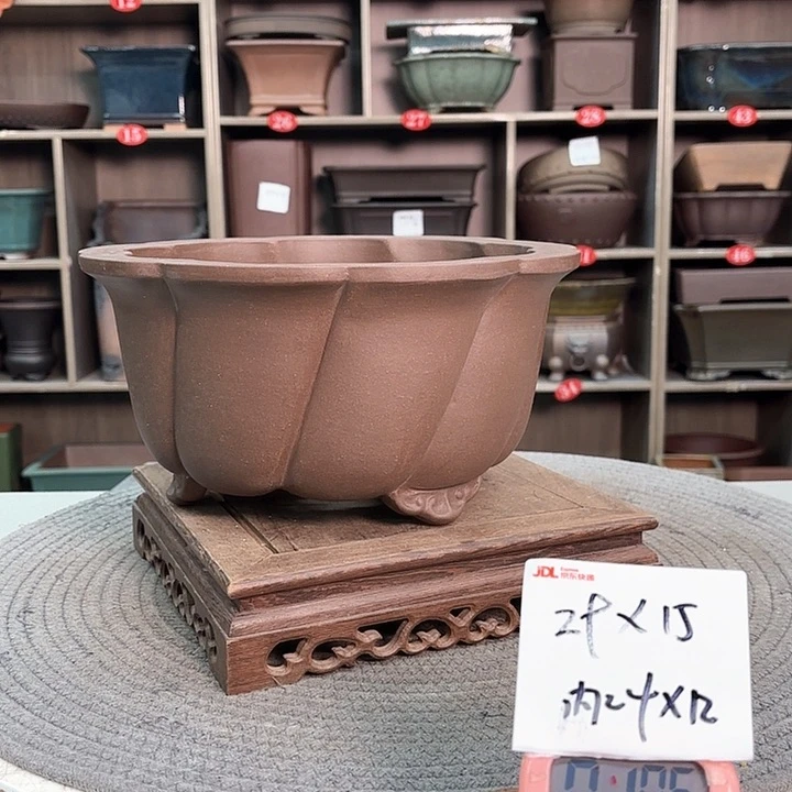 紫砂花盆紫砂的颜色很好看呀