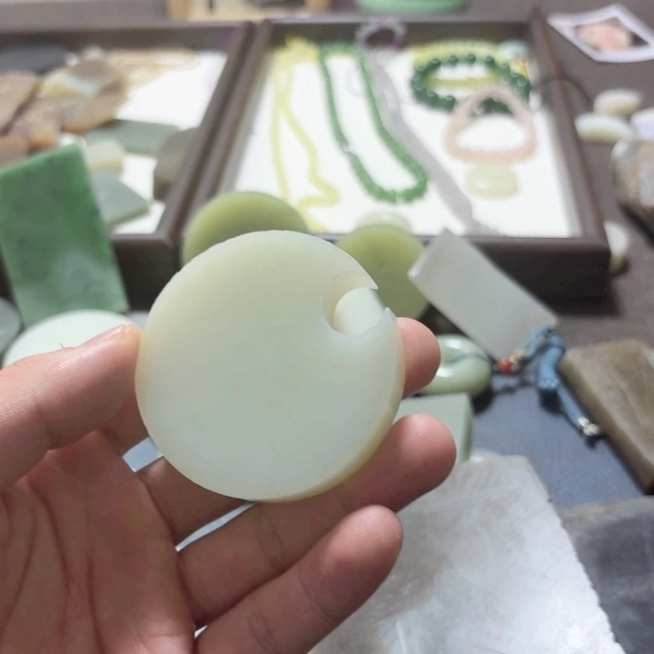 和田玉（糖玉）未镶嵌挂件