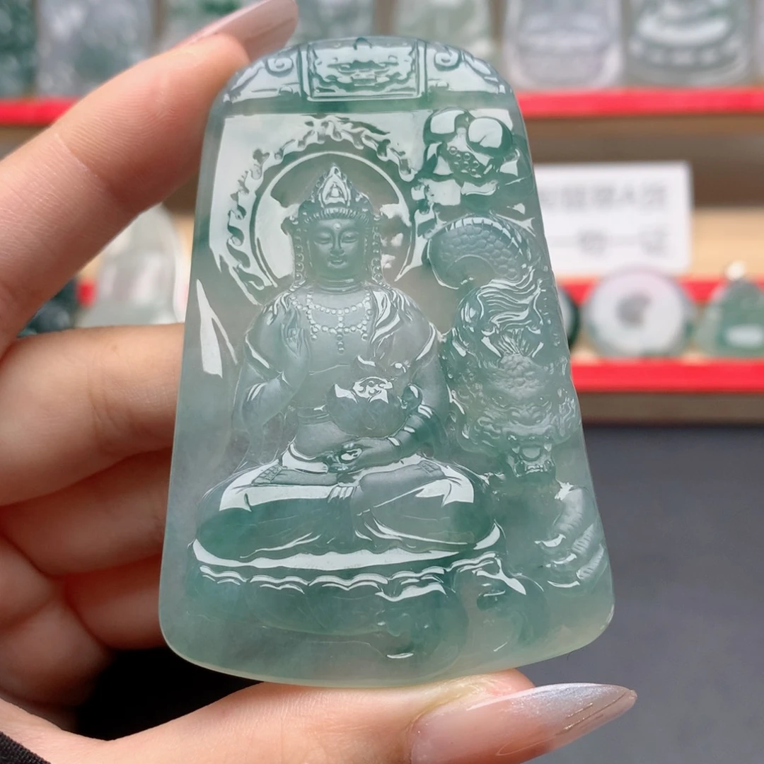 歪***钱翡翠未镶嵌颈饰观音