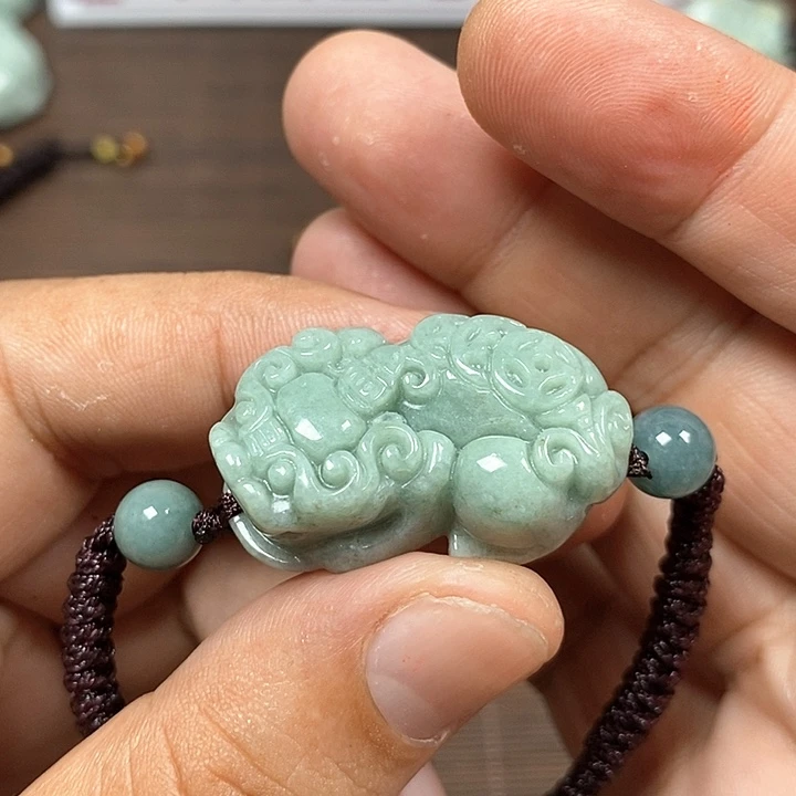 颈饰未镶嵌翡翠天然翡翠玉A货配证书