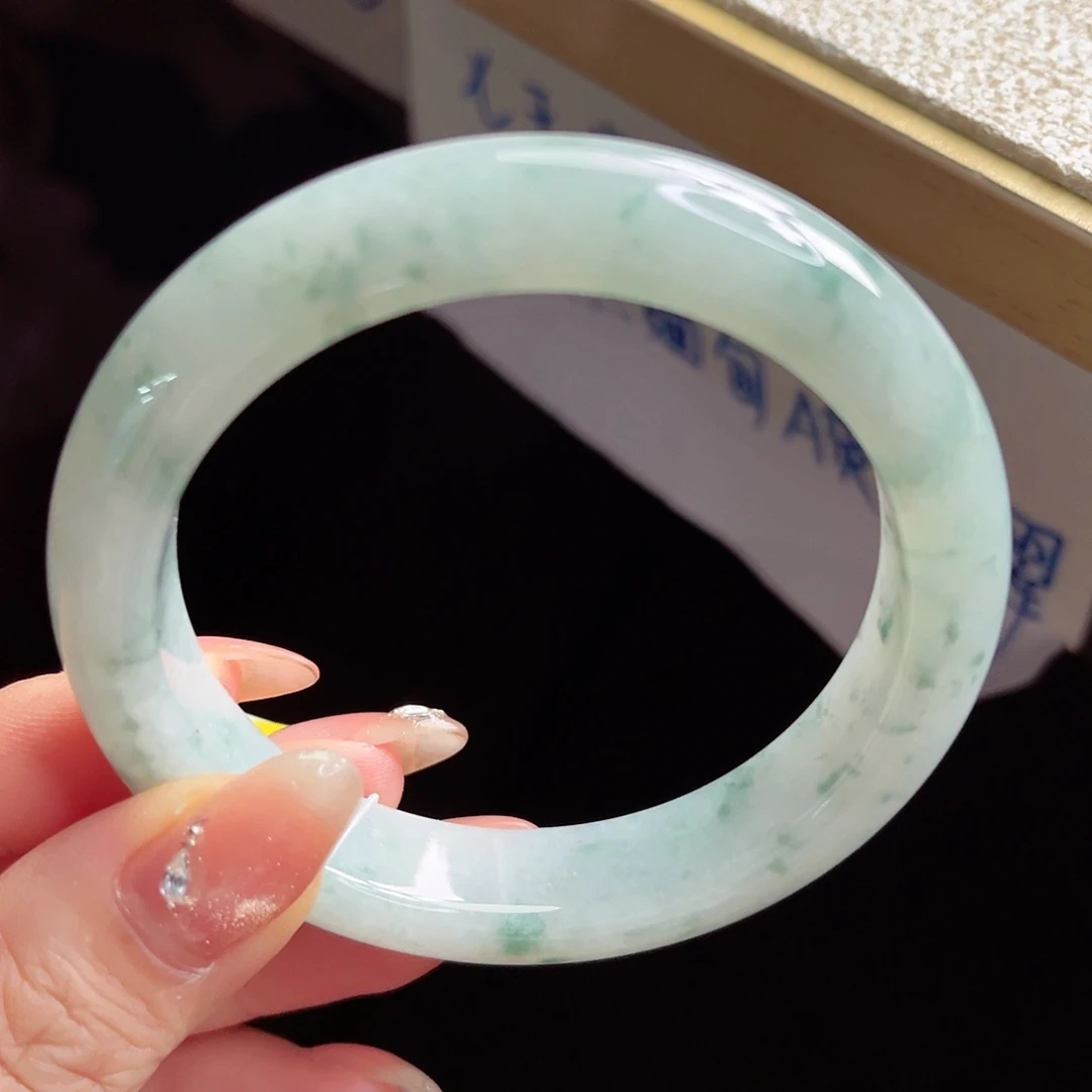 翡翠未镶嵌手镯手镯