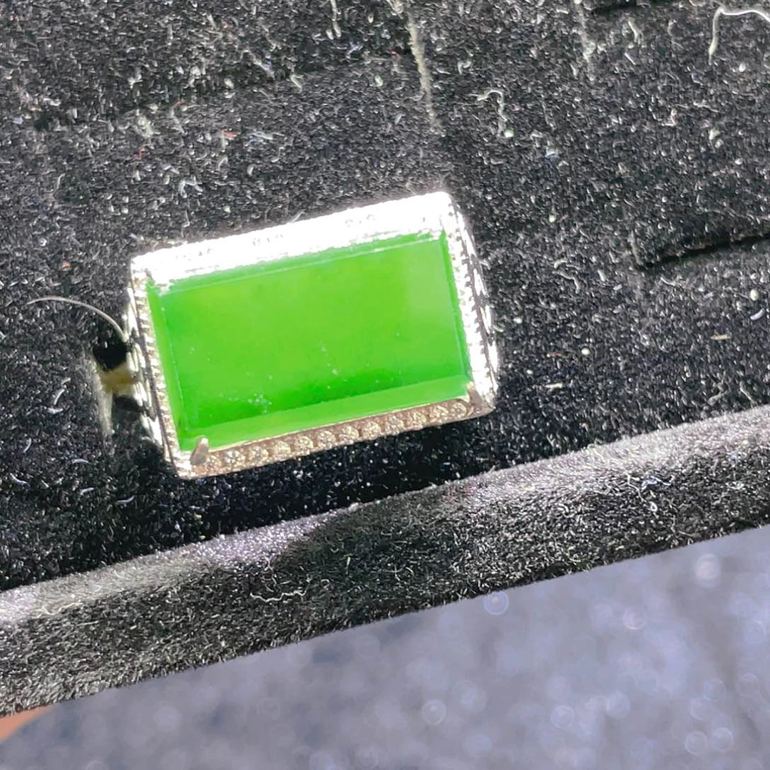 翡翠颈饰未镶嵌46，