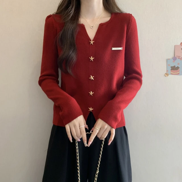 2025秋冬大码宽松胖mm洋气减龄毛衣女v领红色上衣内搭针织打底衫