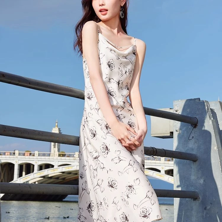 【粉丝专属】Q642654连衣裙 香影雪纺碎花吊带连衣裙女夏季新款