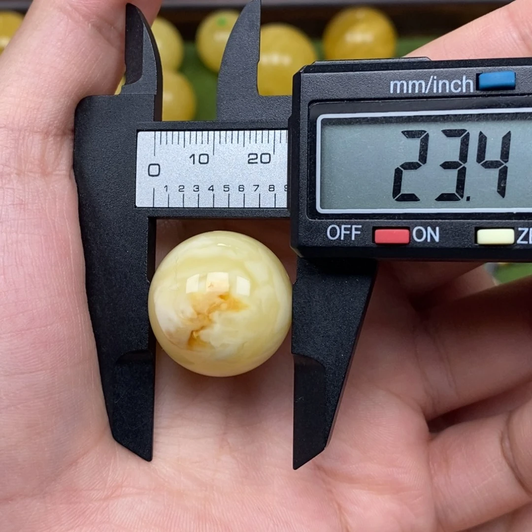 未镶嵌琥珀珠宝奇石