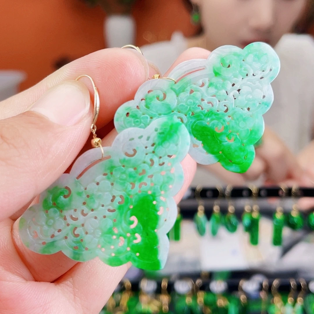 翡翠18K金镶嵌耳饰