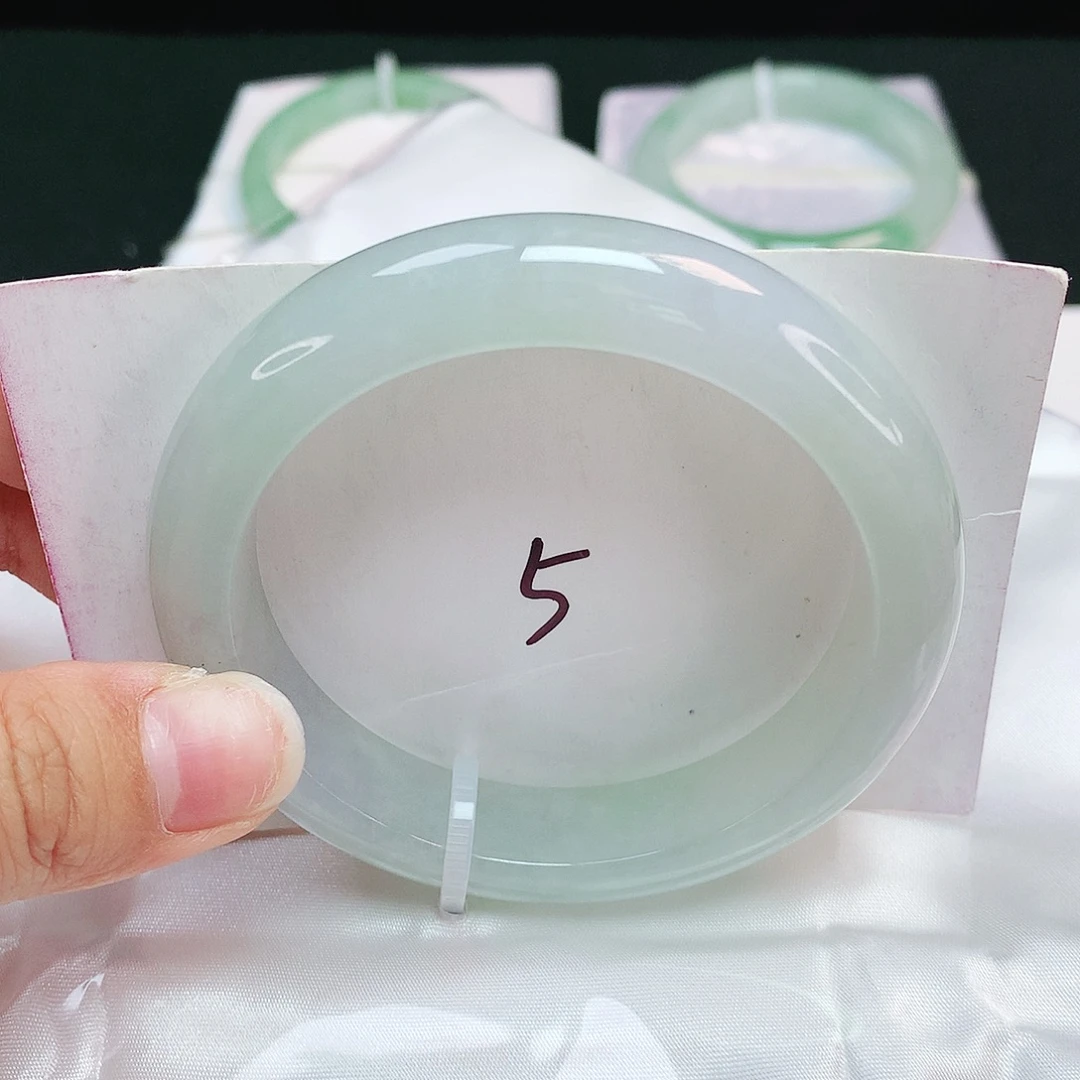 翡翠未镶嵌手镯正圈55.7