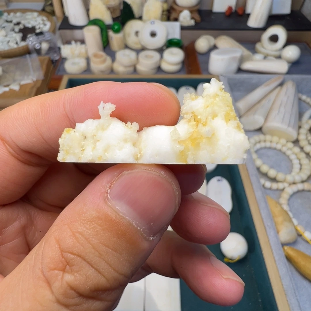 裸石琥珀未镶嵌特价处理