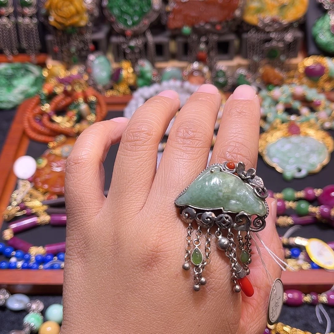 翡翠未镶嵌戒指双十二直降价不议