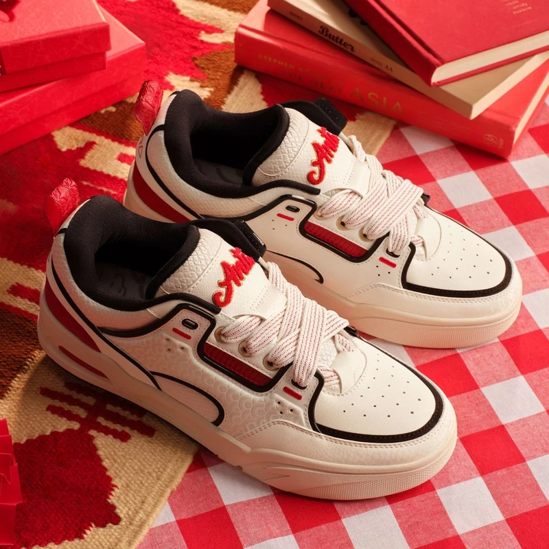 安踏骜杰新年款丨撞色拼接复古板鞋男女同款潮流情侣运动鞋子