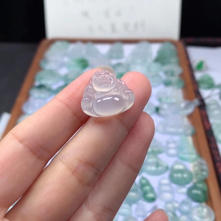 颈饰未镶嵌翡翠冰种佛公