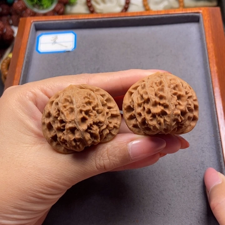文玩核桃吊坠菩提