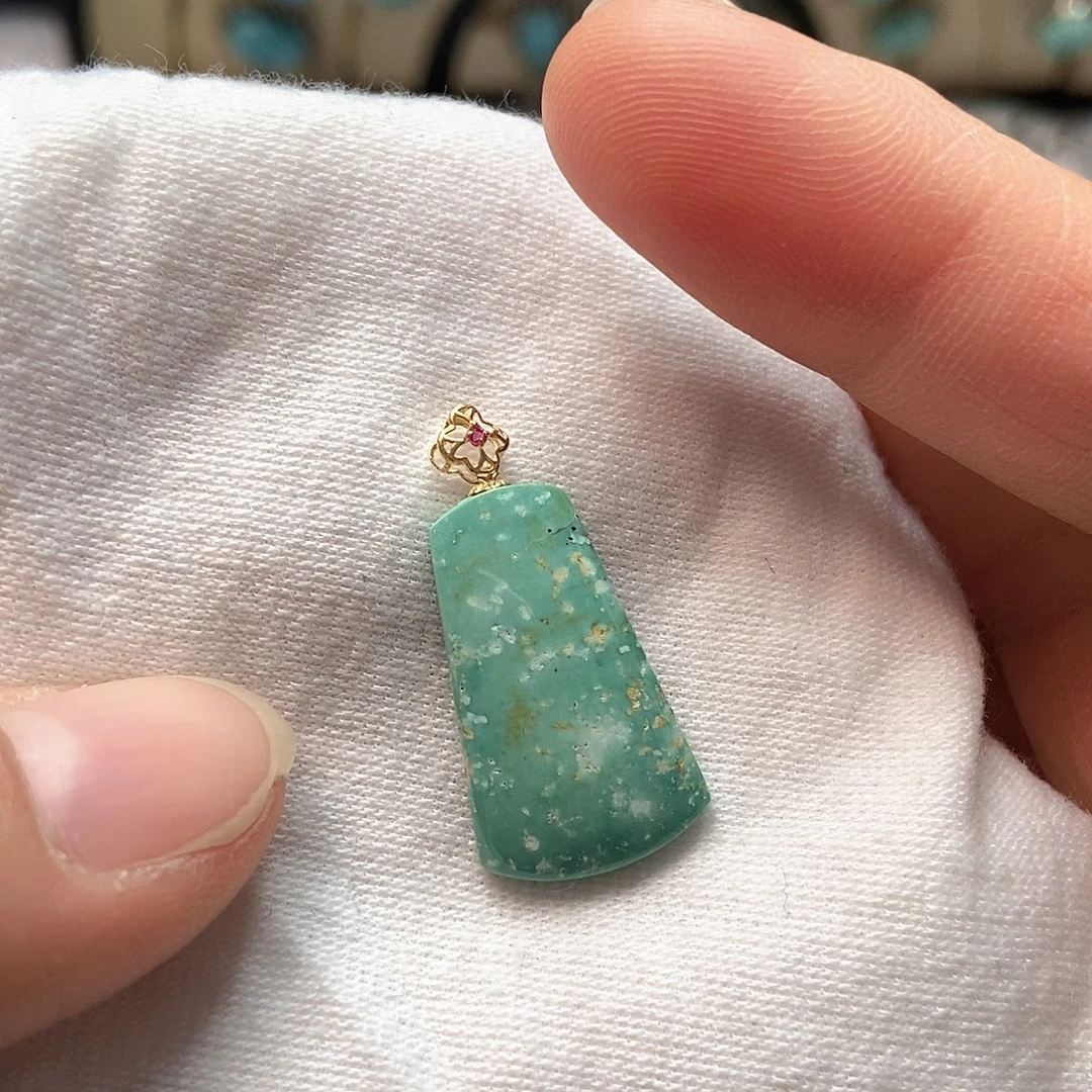 绿松石未镶嵌珠宝奇石