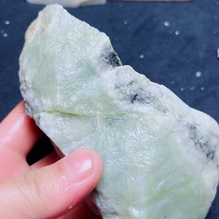 和田玉（糖玉）未镶嵌珠宝奇石