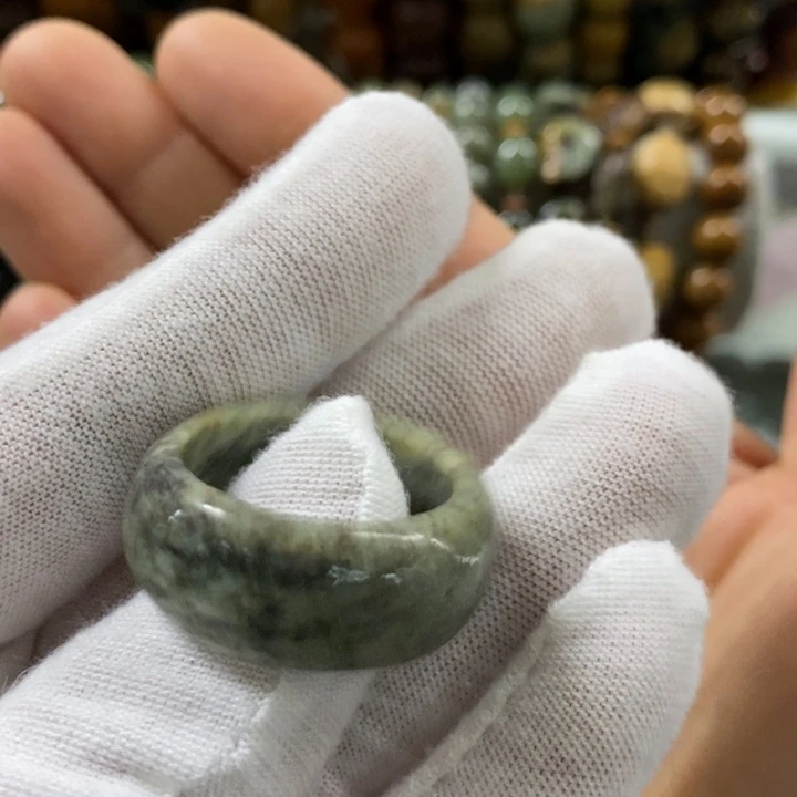 手链未镶嵌透闪石质玉