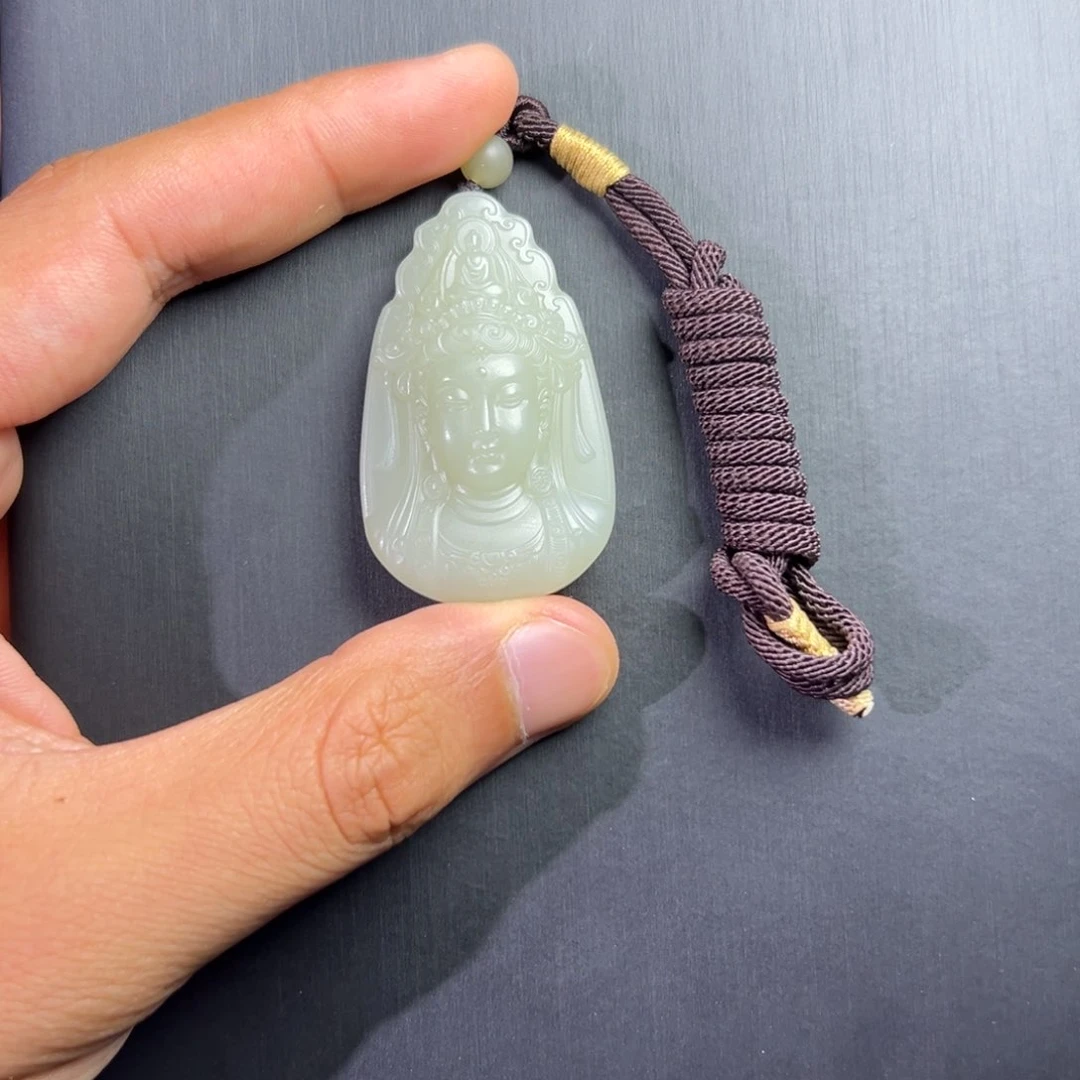 难***向和田玉（青白玉）未镶嵌颈饰