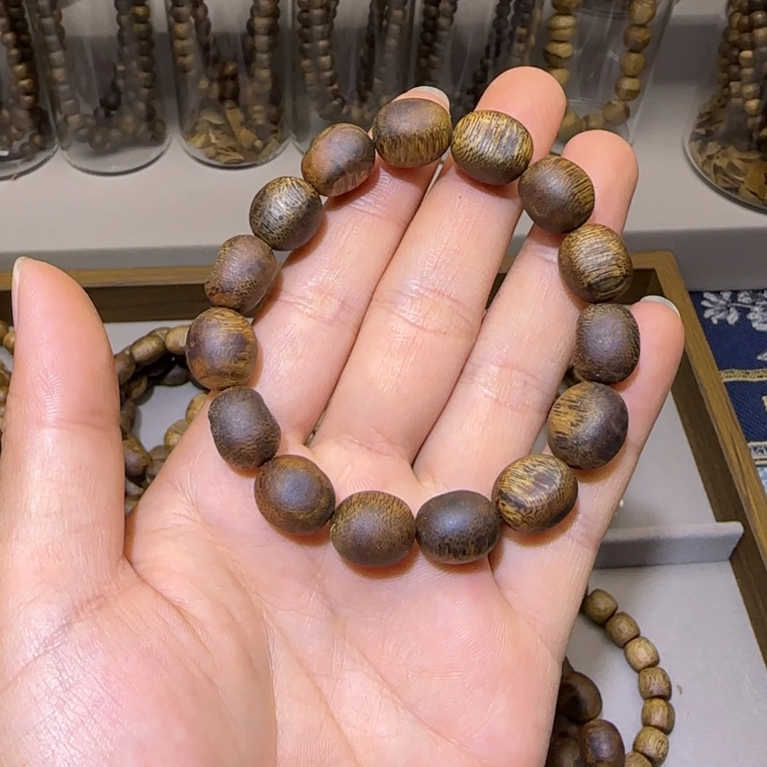 用***3沉香沉香香囊海南乌身白棋沉水浮留疤1.1单圈11.9+