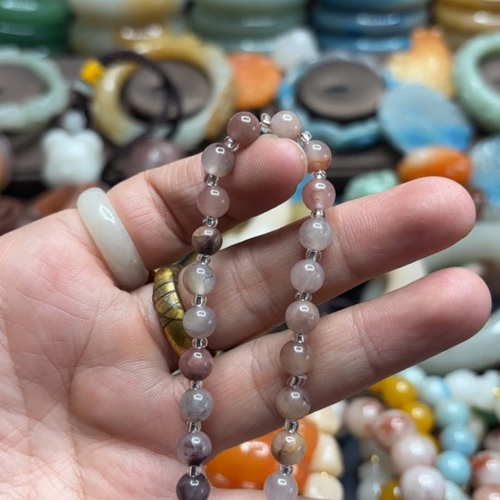 苏***苏石英岩玉合金颈饰