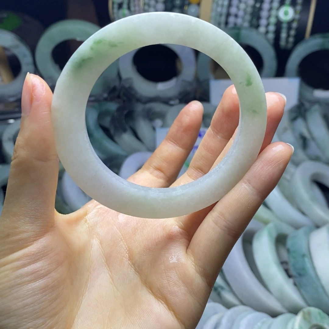 定制翡翠未镶嵌手镯