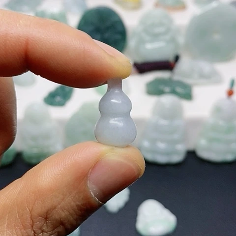翡翠颈饰未镶嵌吊坠