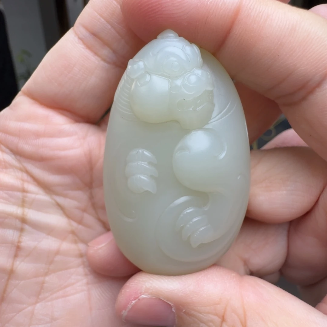 宇***n和田玉未镶嵌颈饰