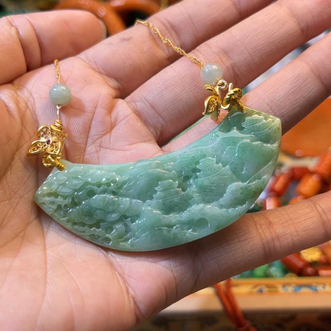 翡翠未镶嵌颈饰待编织