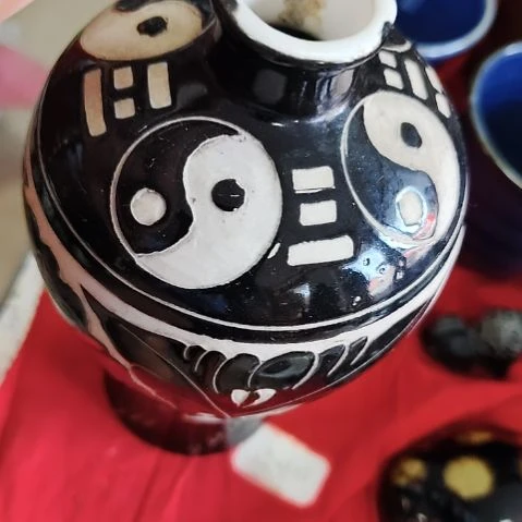 瓷片盘子，碗，瓶子，沙锅，茶壶，微瑕疵！