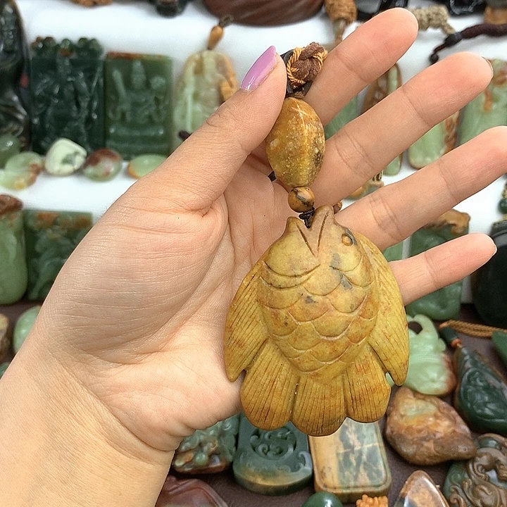 岫岩河磨玉（透闪石质玉）未镶嵌把件