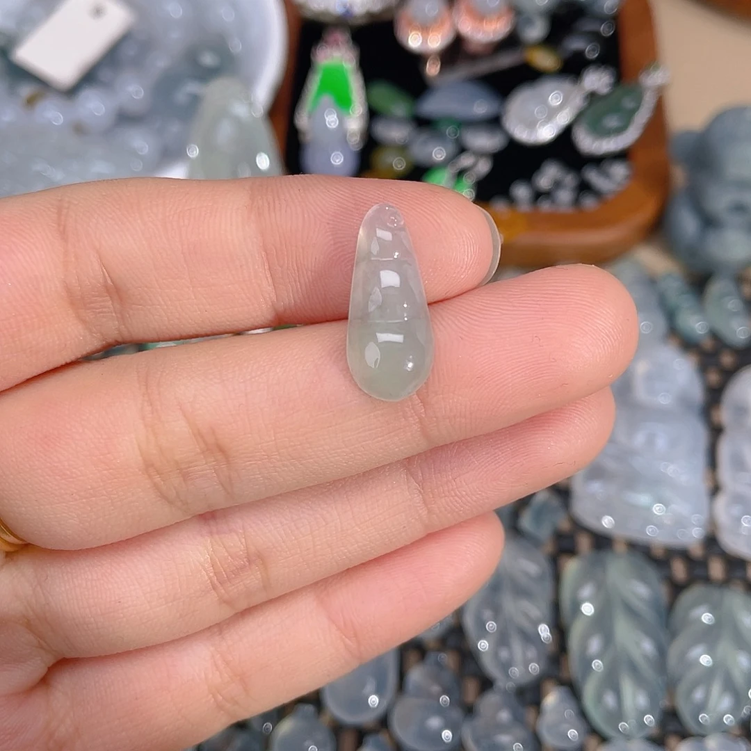 翡翠未镶嵌颈饰天然缅甸A货翡翠