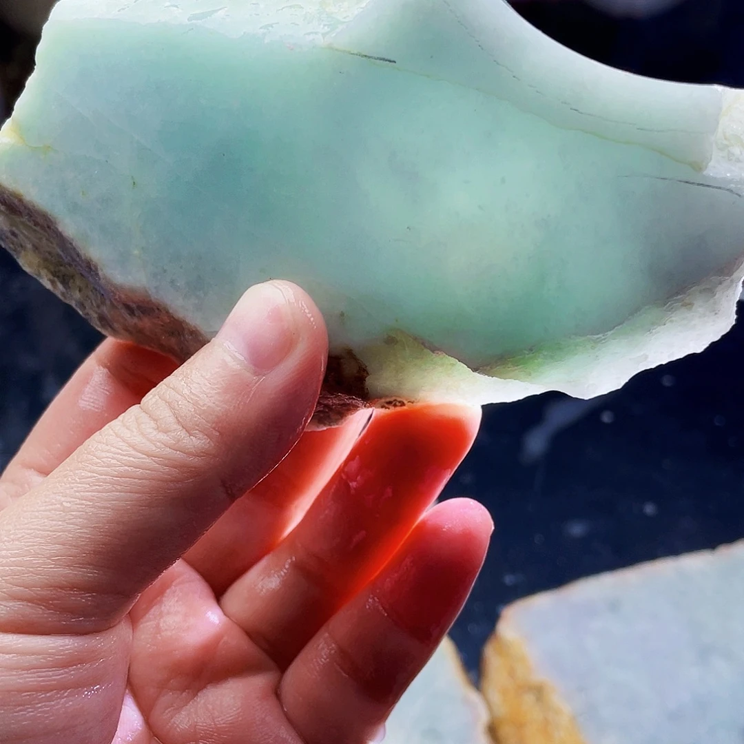 翡翠未镶嵌颈饰毛料6