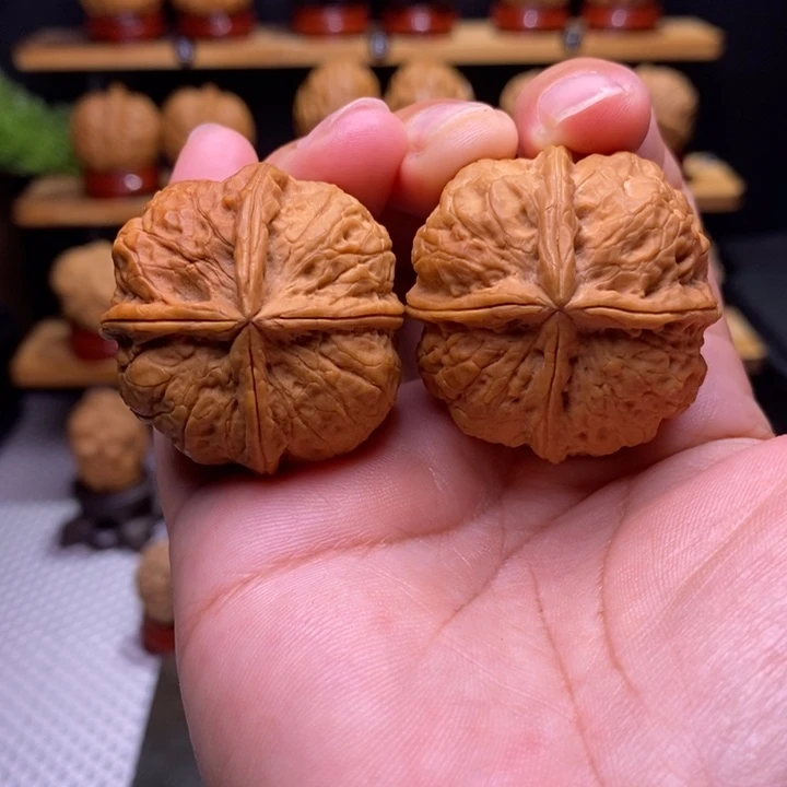 核桃云铁玉玺四棱21号