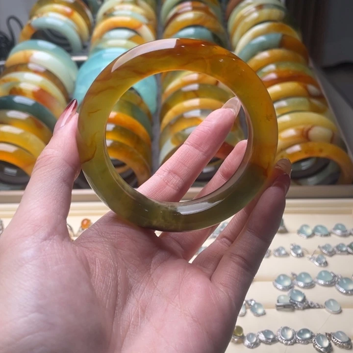 蛇纹石玉手镯未镶嵌56.6