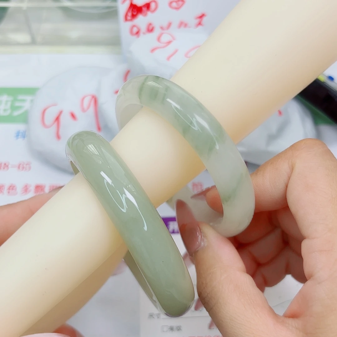 石英质玉未镶嵌手镯84/5556