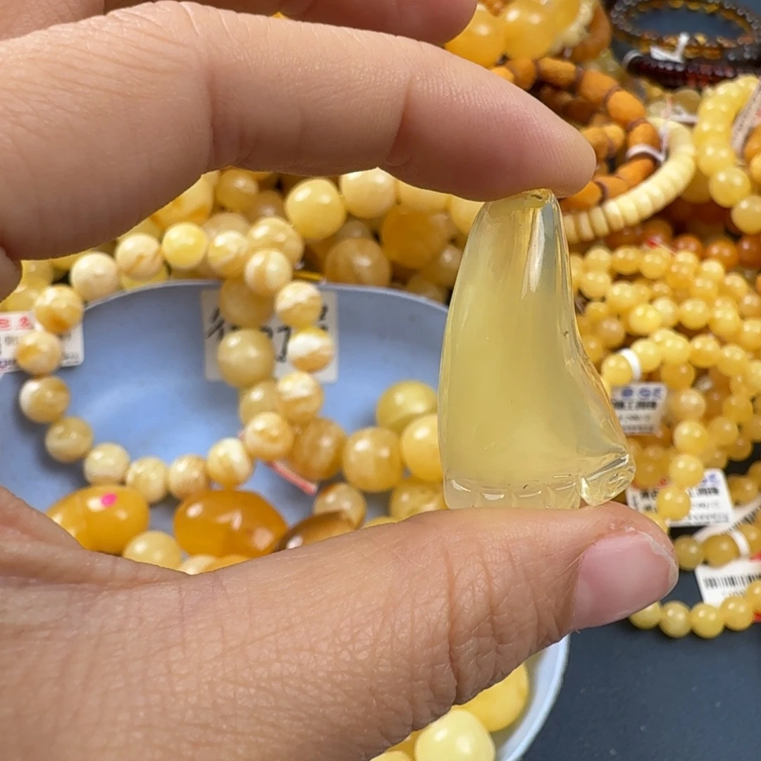 琥珀未镶嵌珠宝奇石