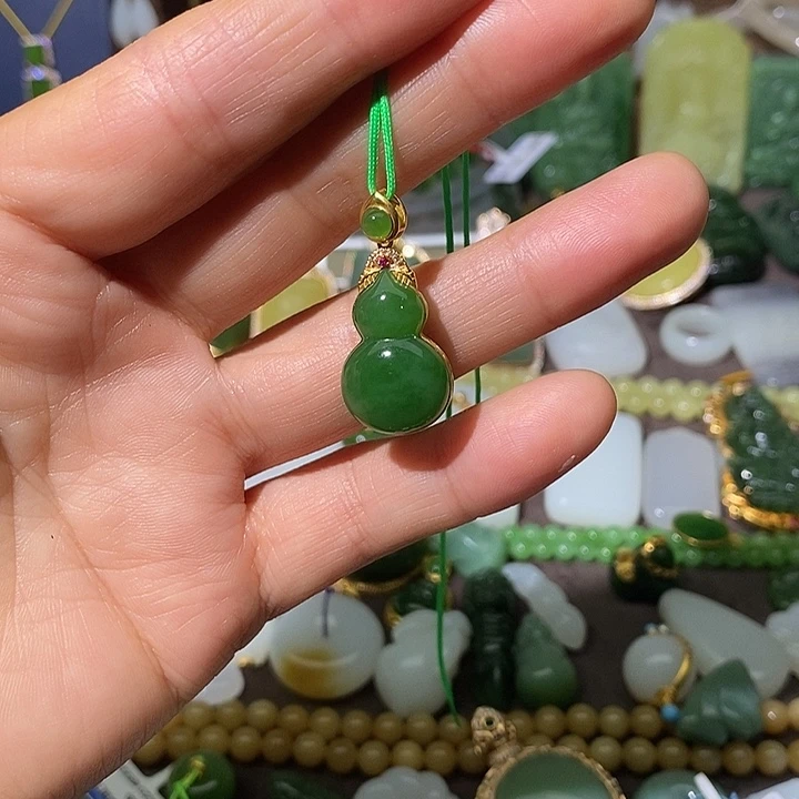 和田玉（碧玉）18K金镶嵌吊坠(不含链)