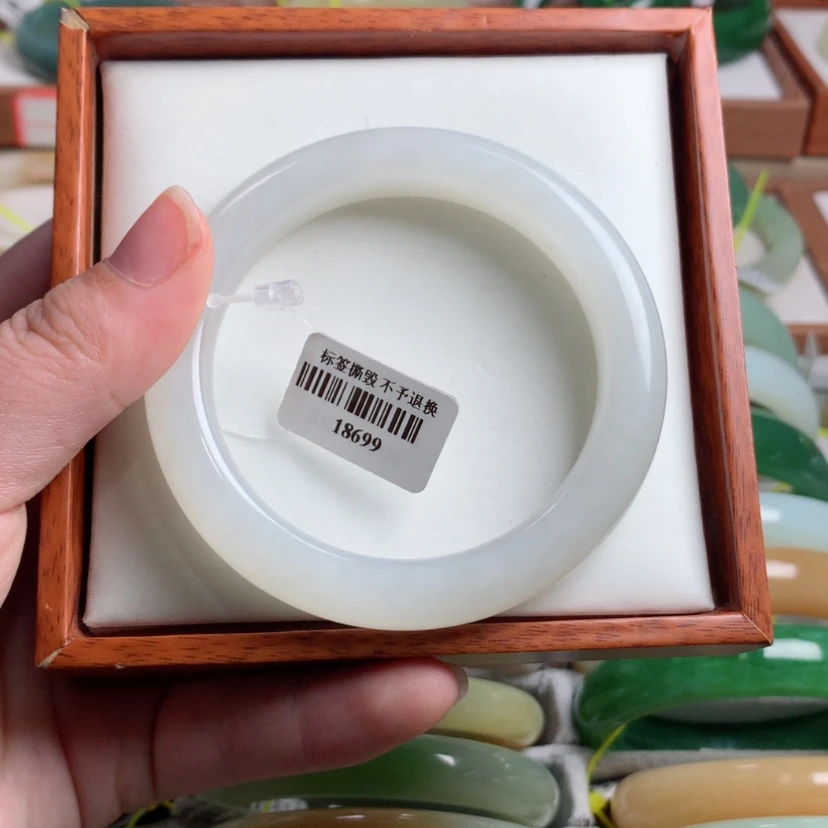 【闪购商品】和田玉手镯未镶嵌