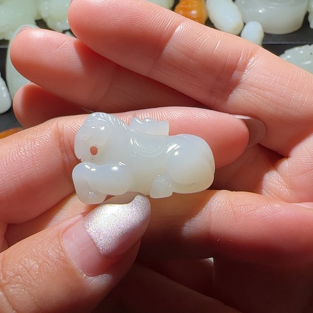 三***能和田玉未镶嵌颈饰