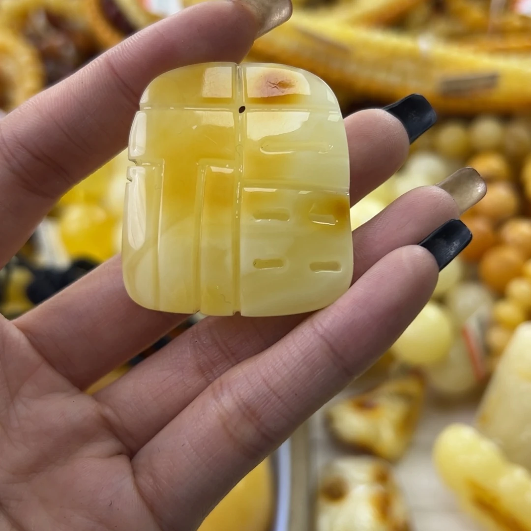 琥珀珠宝奇石未镶嵌