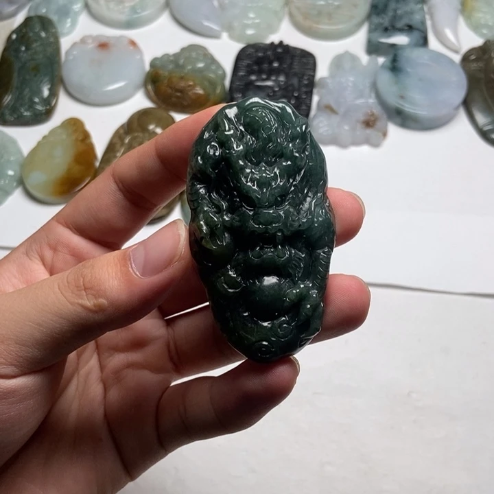 翡翠未镶嵌颈饰龙牌25