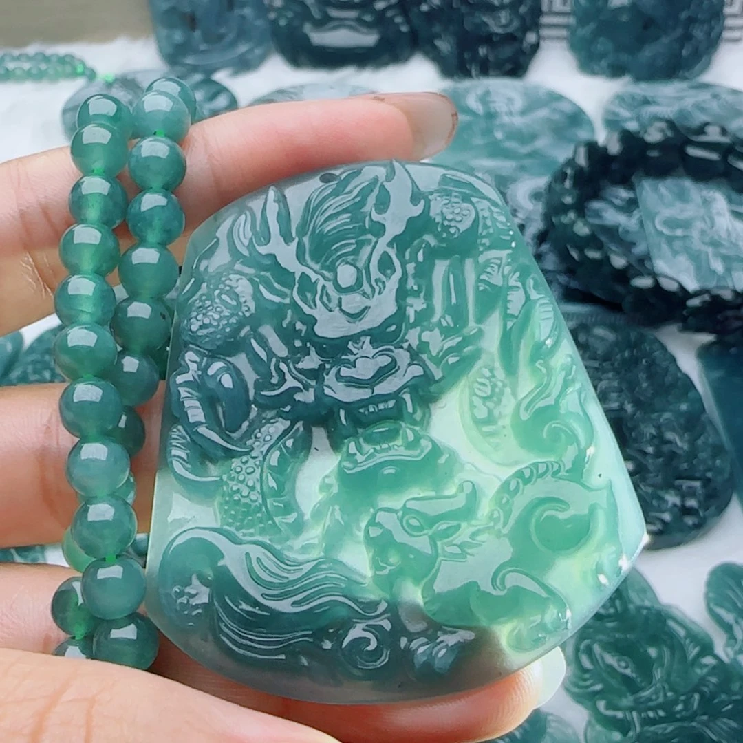 颈饰未镶嵌翡翠多样性发货天然的A货翡翠