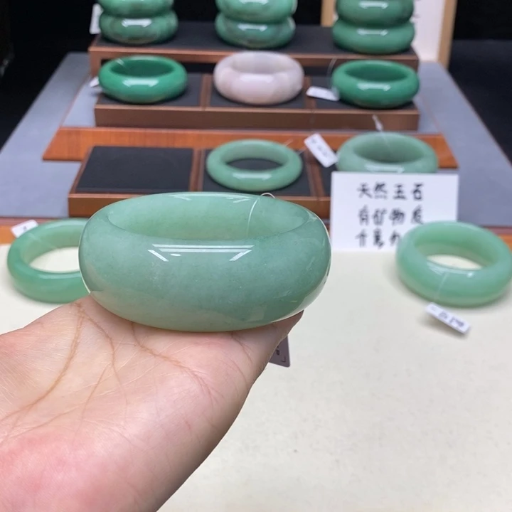 用***0石英质玉未镶嵌手镯