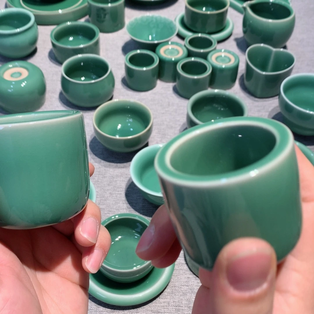 流**漫龙泉青瓷茶具一套