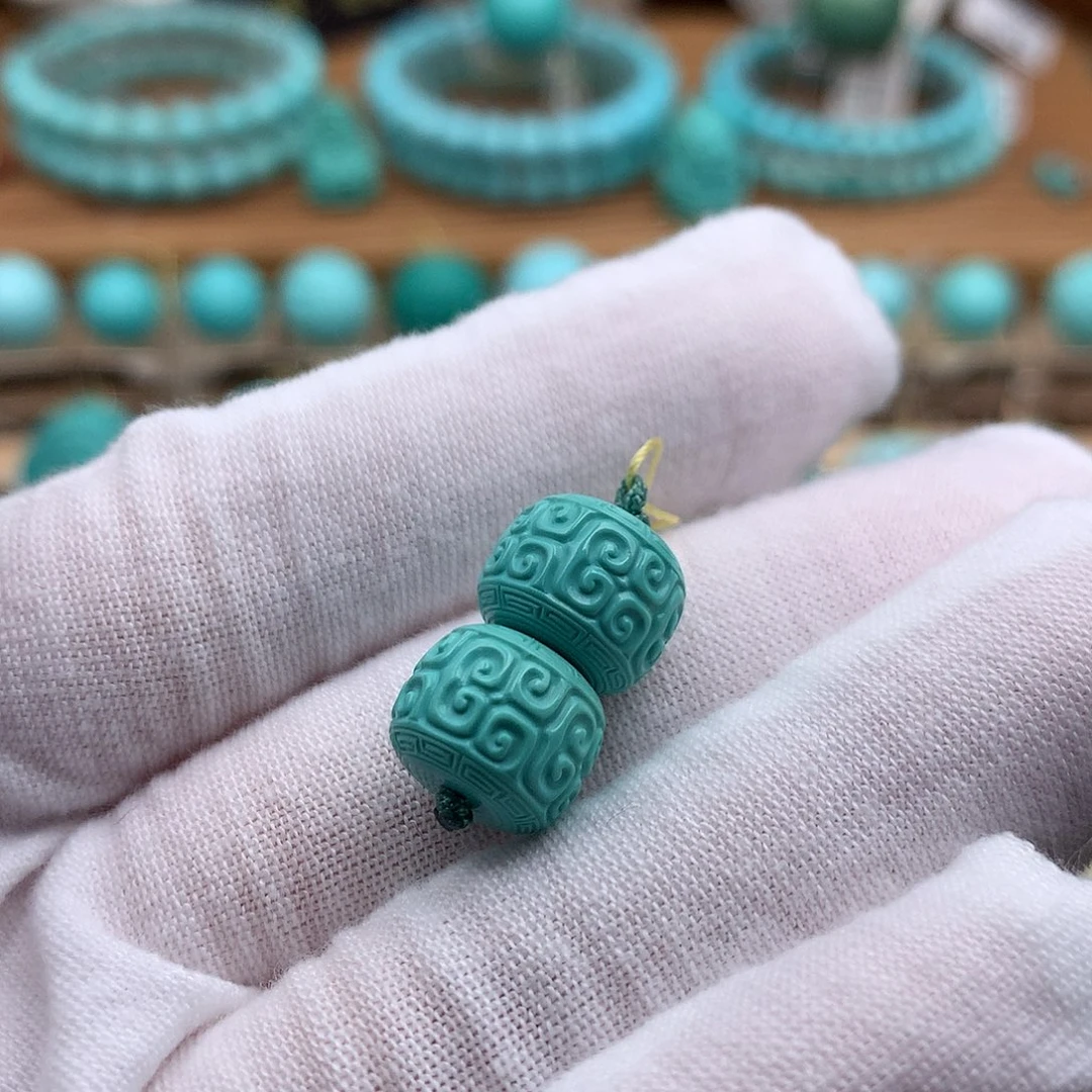 绿松石未镶嵌珠宝奇石