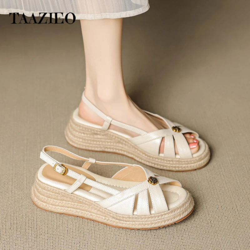 TAAZIEO羊皮版~法式草编坡跟山茶花鱼嘴凉鞋女2025夏中跟露趾米白