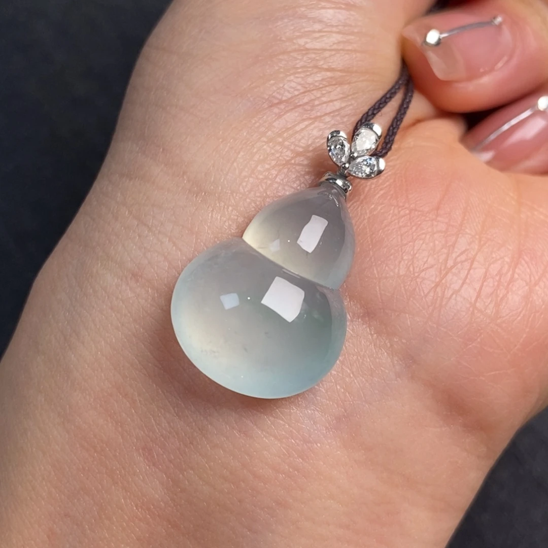 翡翠颈饰18K金镶嵌23.3-16.6-8.4