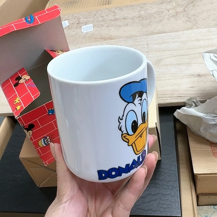 九*秋瓷器。       瓷器。